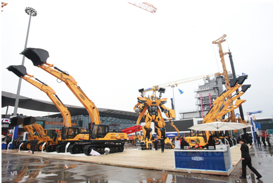 雷沃FR460E挖掘機